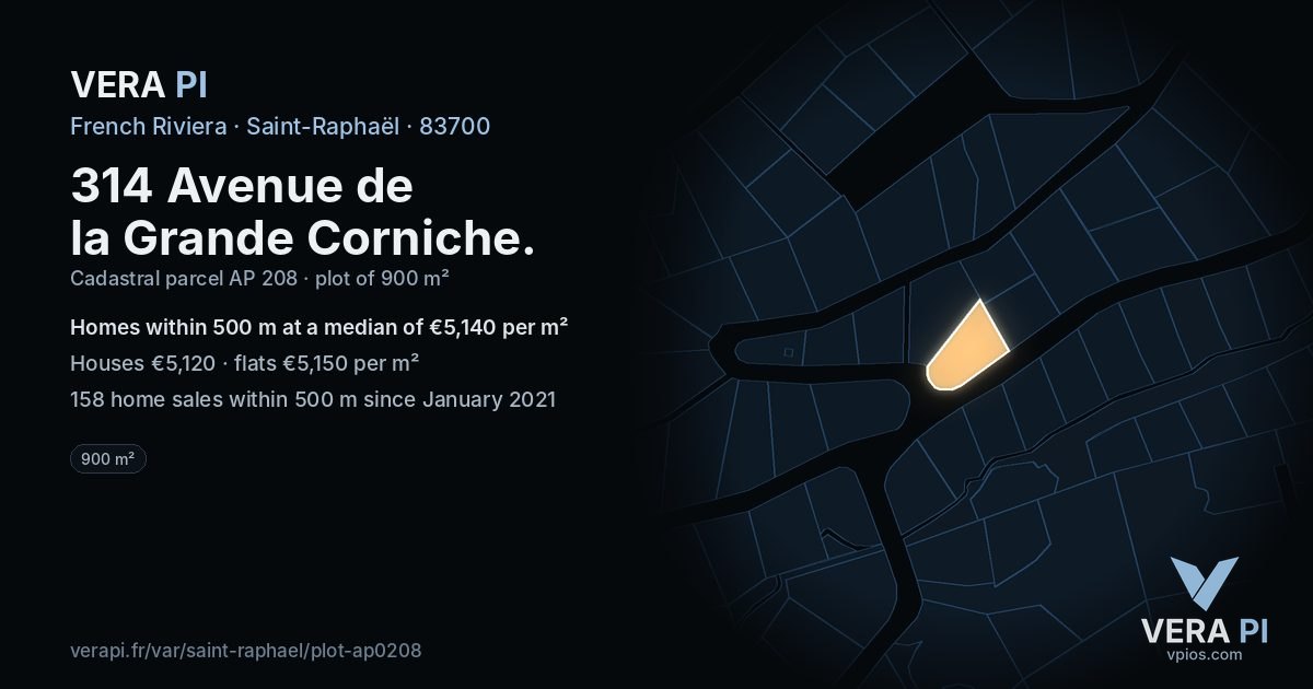 314 Avenue de la Grande Corniche, Saint-Raphaël at night – the plot lit, the parcels around coloured by the prices near them