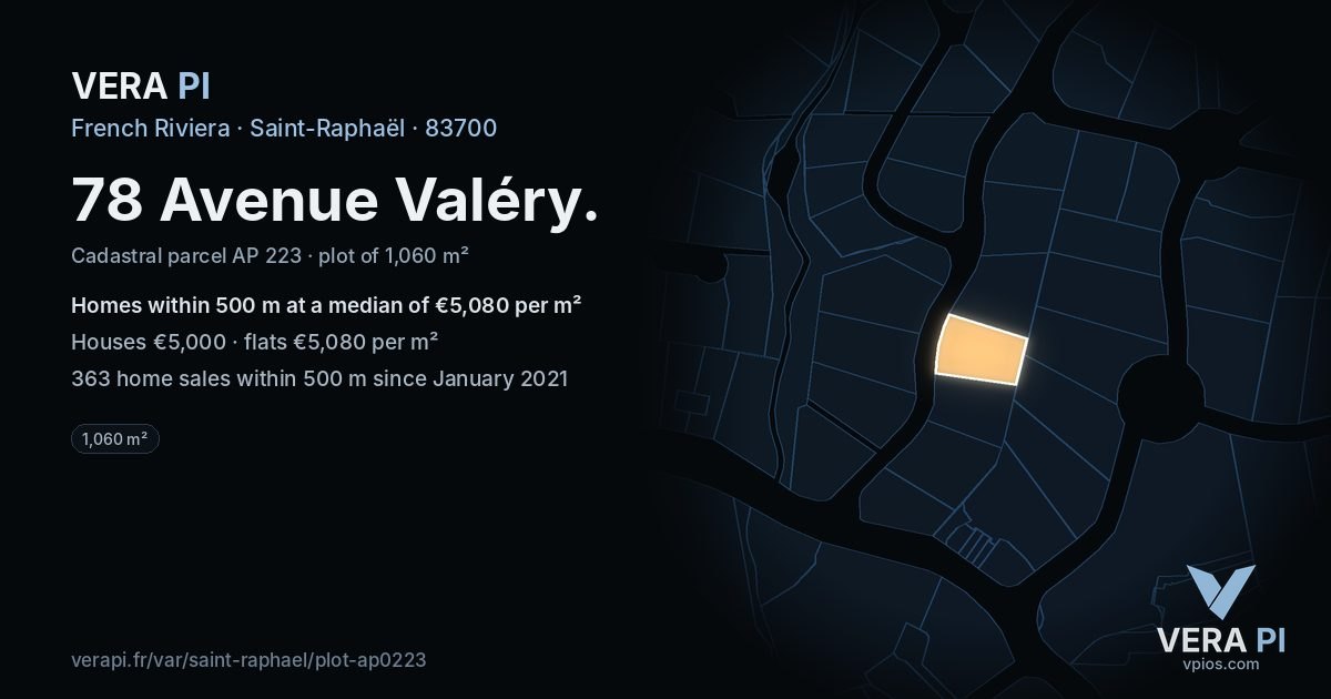 78 Avenue Valéry, Saint-Raphaël at night – the plot lit, the parcels around coloured by the prices near them