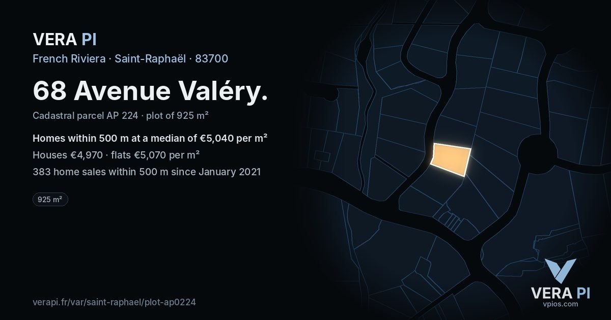 68 Avenue Valéry, Saint-Raphaël at night – the plot lit, the parcels around coloured by the prices near them