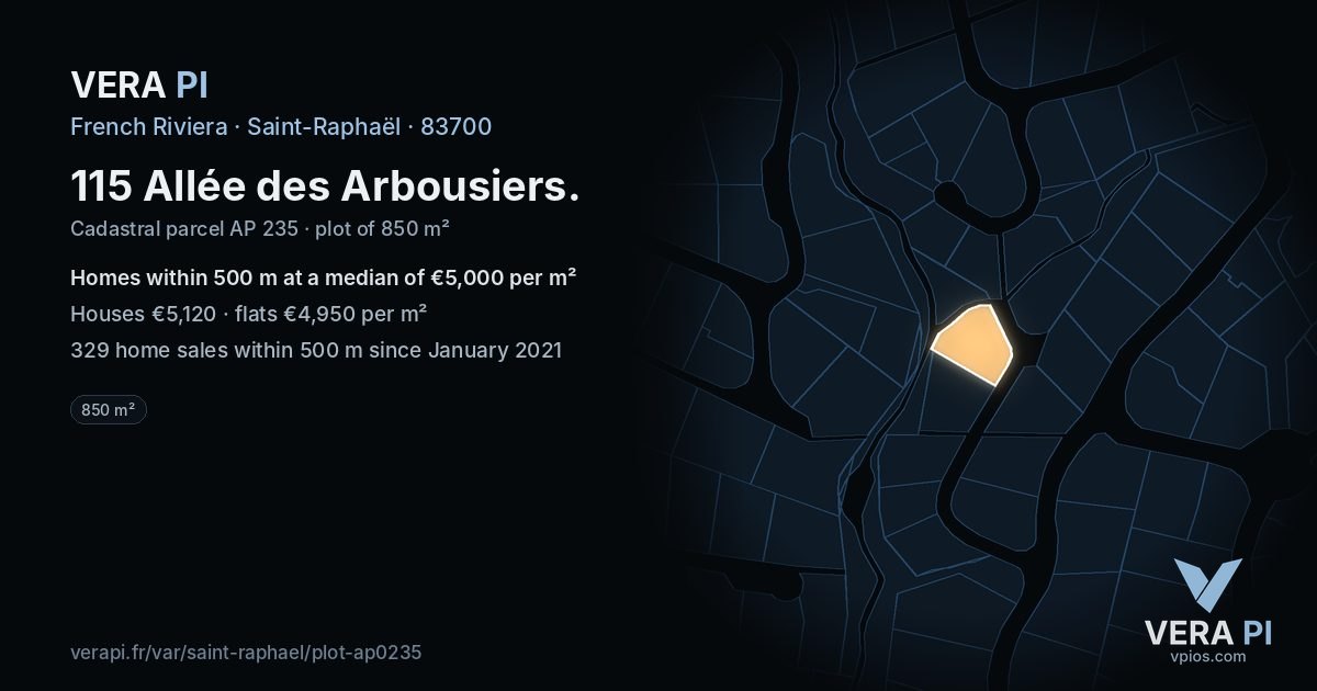 115 Allée des Arbousiers, Saint-Raphaël at night – the plot lit, the parcels around coloured by the prices near them