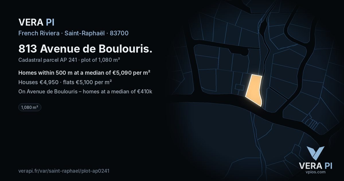 813 Avenue de Boulouris, Saint-Raphaël at night – the plot lit, the parcels around coloured by the prices near them