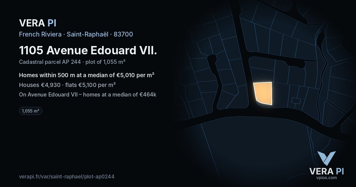 1105 Avenue Edouard VII, Saint-Raphaël at night – the plot lit, the parcels around coloured by the prices near them