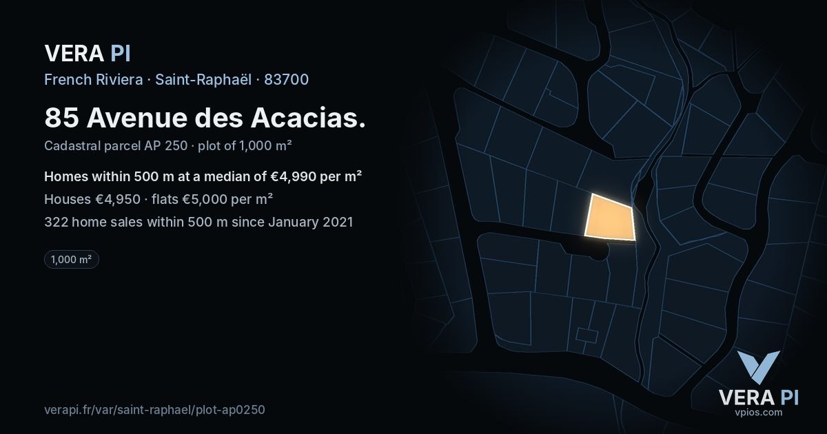 85 Avenue des Acacias, Saint-Raphaël at night – the plot lit, the parcels around coloured by the prices near them
