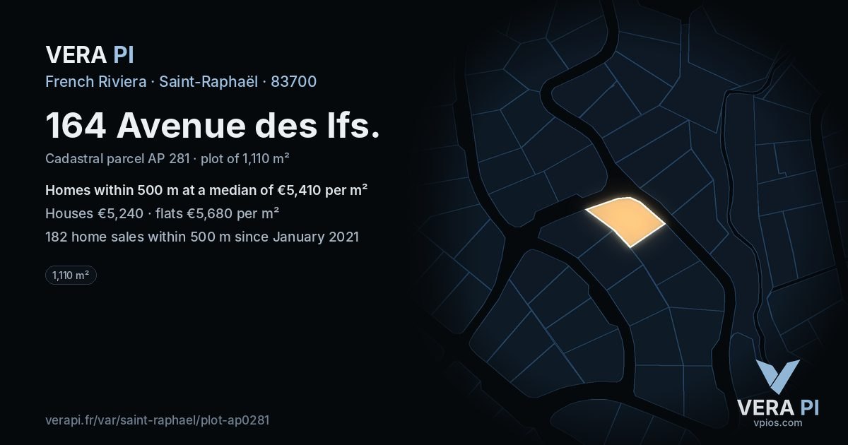 164 Avenue des Ifs, Saint-Raphaël at night – the plot lit, the parcels around coloured by the prices near them