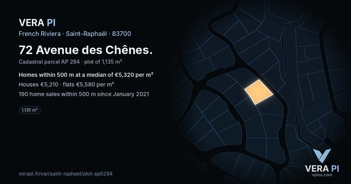 72 Avenue des Chênes, Saint-Raphaël at night – the plot lit, the parcels around coloured by the prices near them