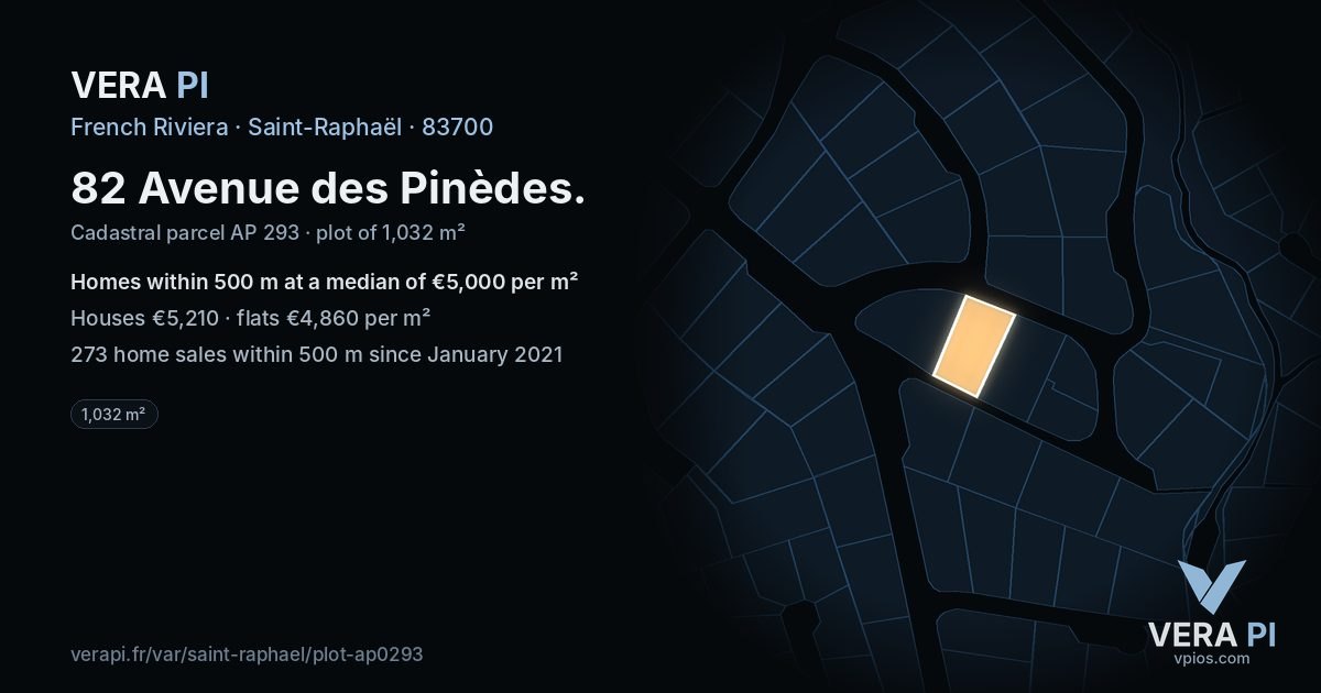 82 Avenue des Pinèdes, Saint-Raphaël at night – the plot lit, the parcels around coloured by the prices near them