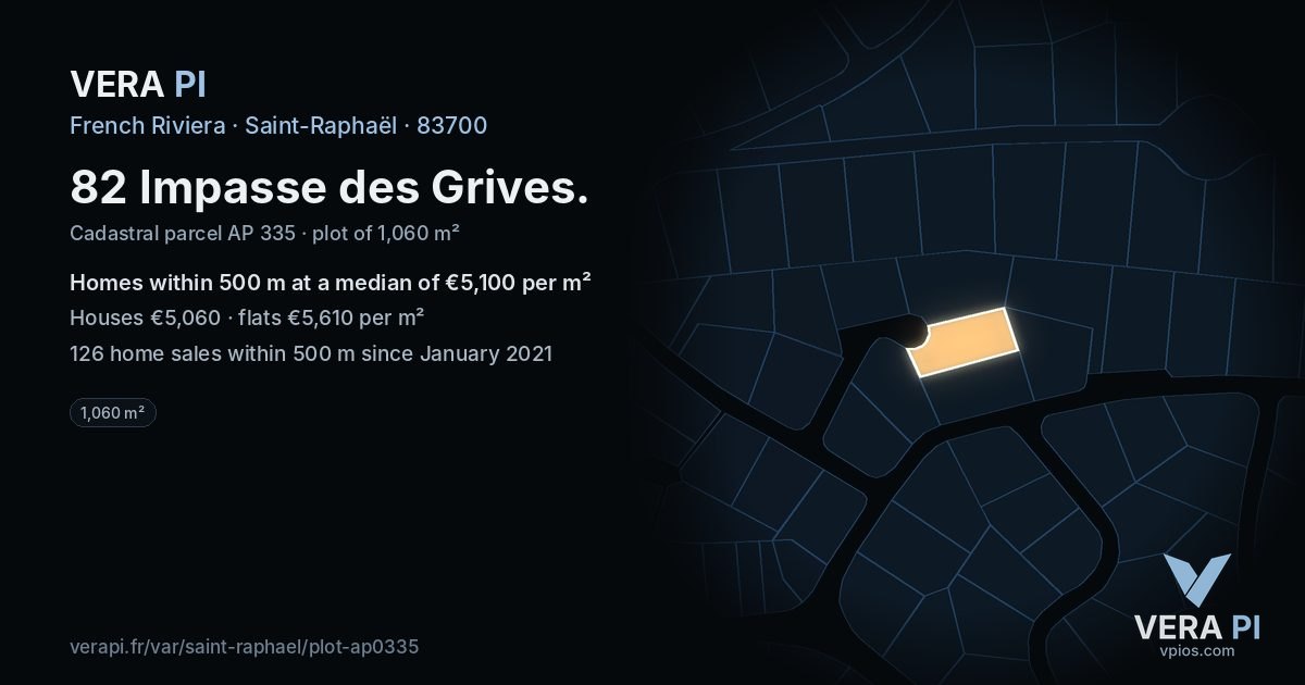 82 Impasse des Grives, Saint-Raphaël at night – the plot lit, the parcels around coloured by the prices near them