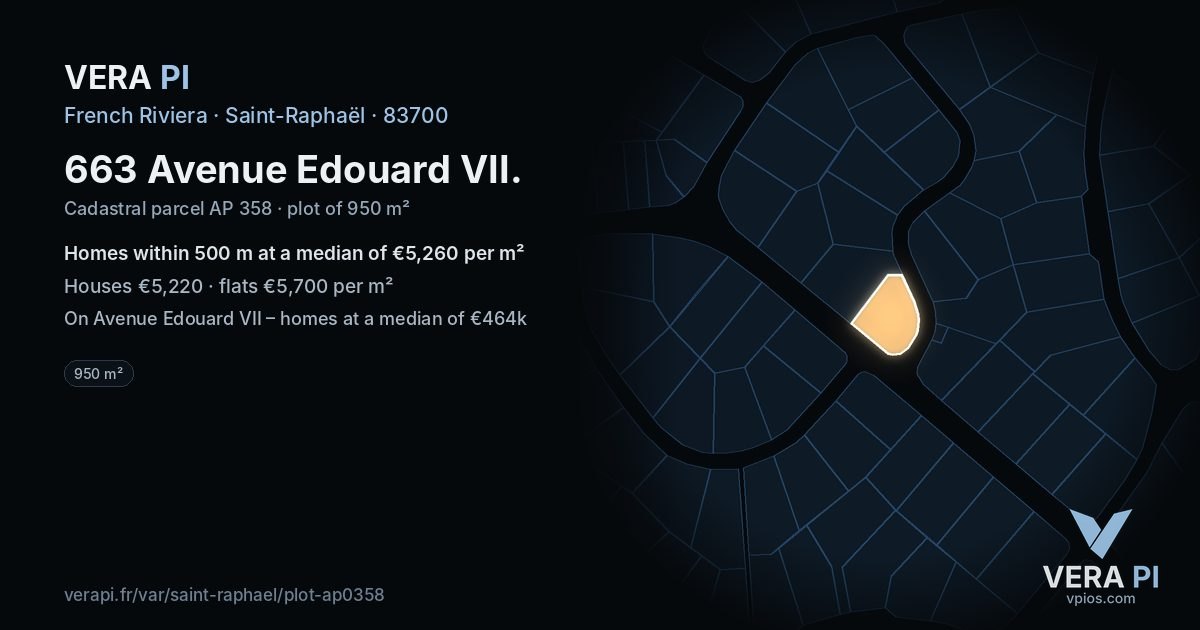 663 Avenue Edouard VII, Saint-Raphaël at night – the plot lit, the parcels around coloured by the prices near them