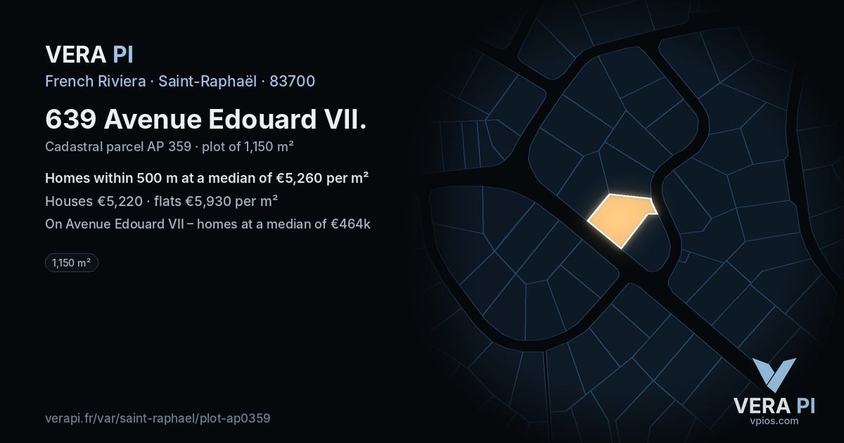 639 Avenue Edouard VII, Saint-Raphaël at night – the plot lit, the parcels around coloured by the prices near them
