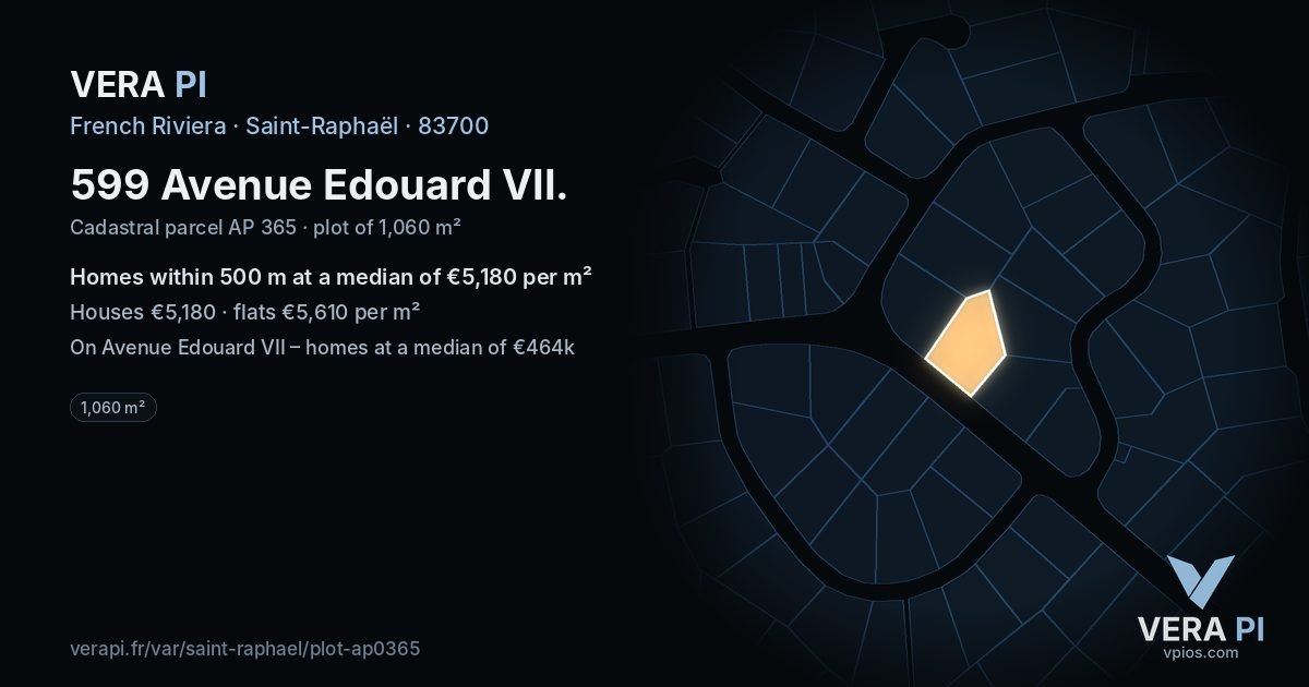 599 Avenue Edouard VII, Saint-Raphaël at night – the plot lit, the parcels around coloured by the prices near them