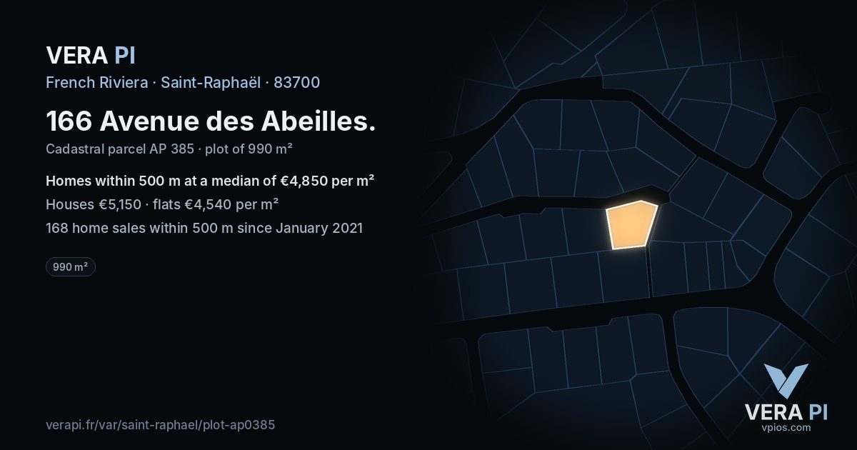 166 Avenue des Abeilles, Saint-Raphaël at night – the plot lit, the parcels around coloured by the prices near them
