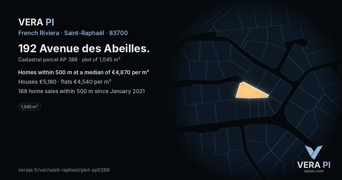 192 Avenue des Abeilles, Saint-Raphaël at night – the plot lit, the parcels around coloured by the prices near them