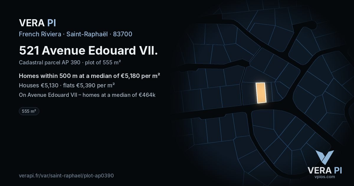 521 Avenue Edouard VII, Saint-Raphaël at night – the plot lit, the parcels around coloured by the prices near them