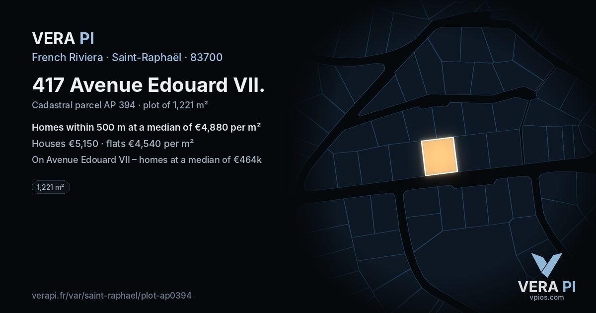 417 Avenue Edouard VII, Saint-Raphaël at night – the plot lit, the parcels around coloured by the prices near them