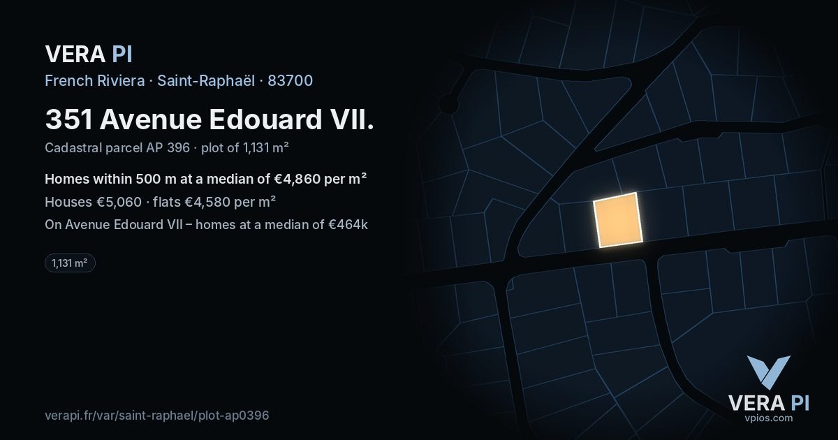 351 Avenue Edouard VII, Saint-Raphaël at night – the plot lit, the parcels around coloured by the prices near them