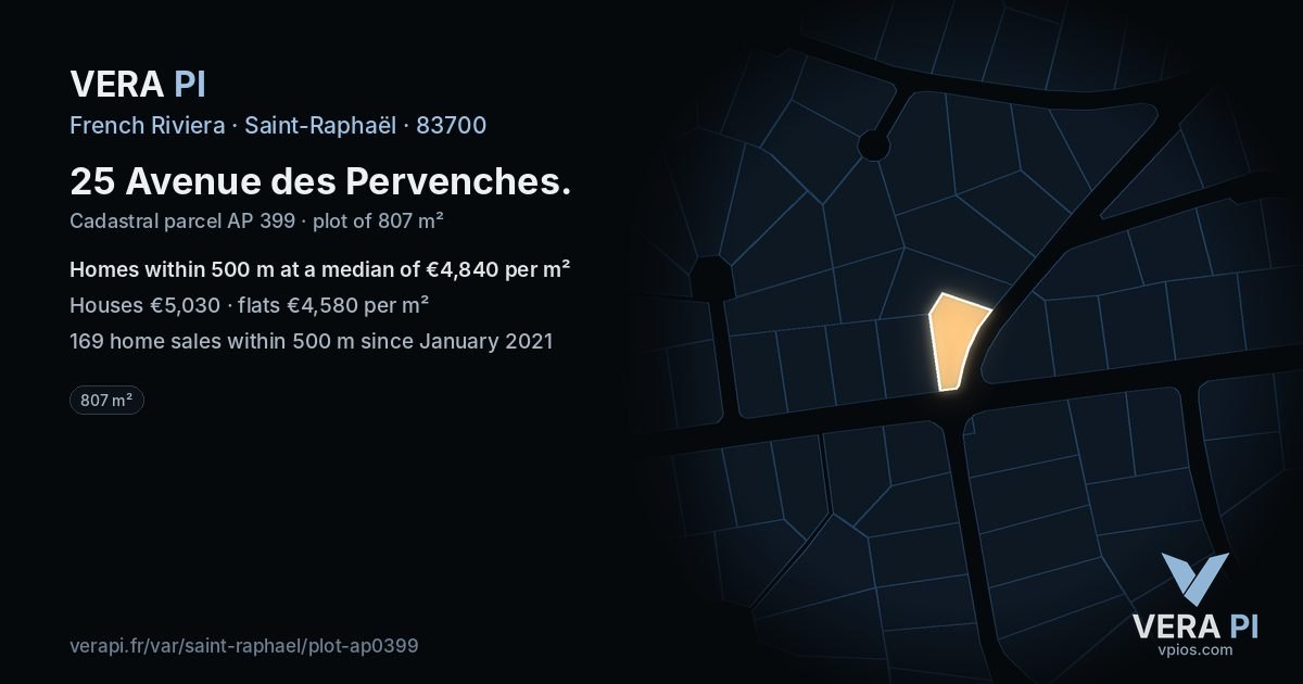 25 Avenue des Pervenches, Saint-Raphaël at night – the plot lit, the parcels around coloured by the prices near them