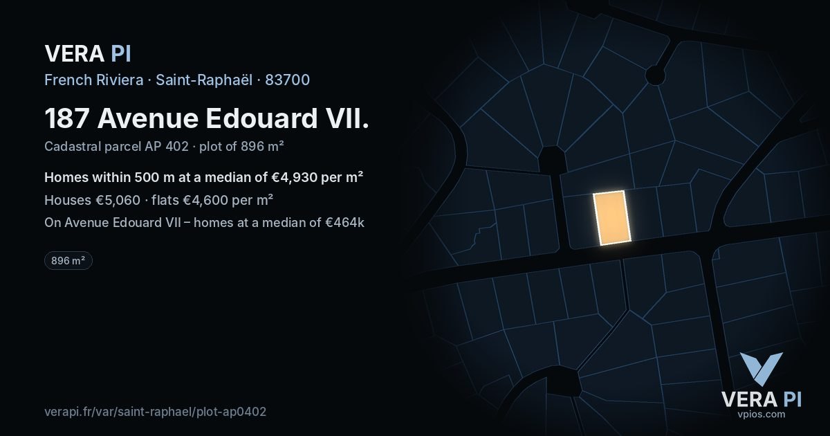187 Avenue Edouard VII, Saint-Raphaël at night – the plot lit, the parcels around coloured by the prices near them