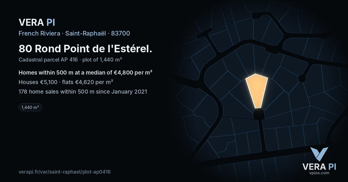 80 Rond Point de l'Estérel, Saint-Raphaël at night – the plot lit, the parcels around coloured by the prices near them