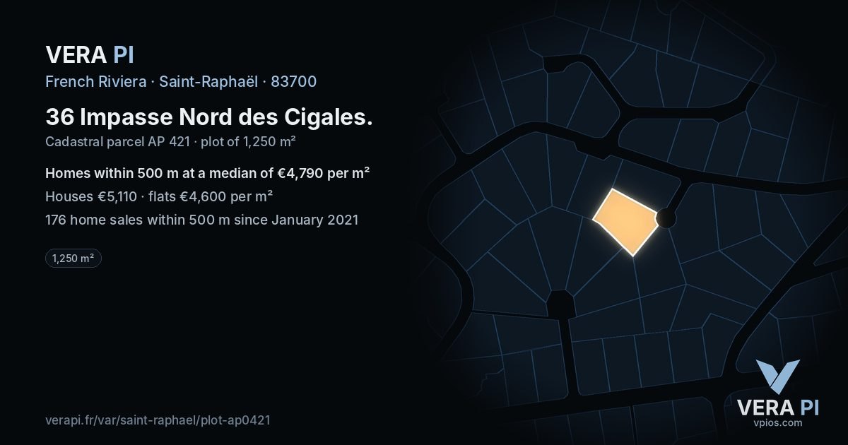 36 Impasse Nord des Cigales, Saint-Raphaël at night – the plot lit, the parcels around coloured by the prices near them