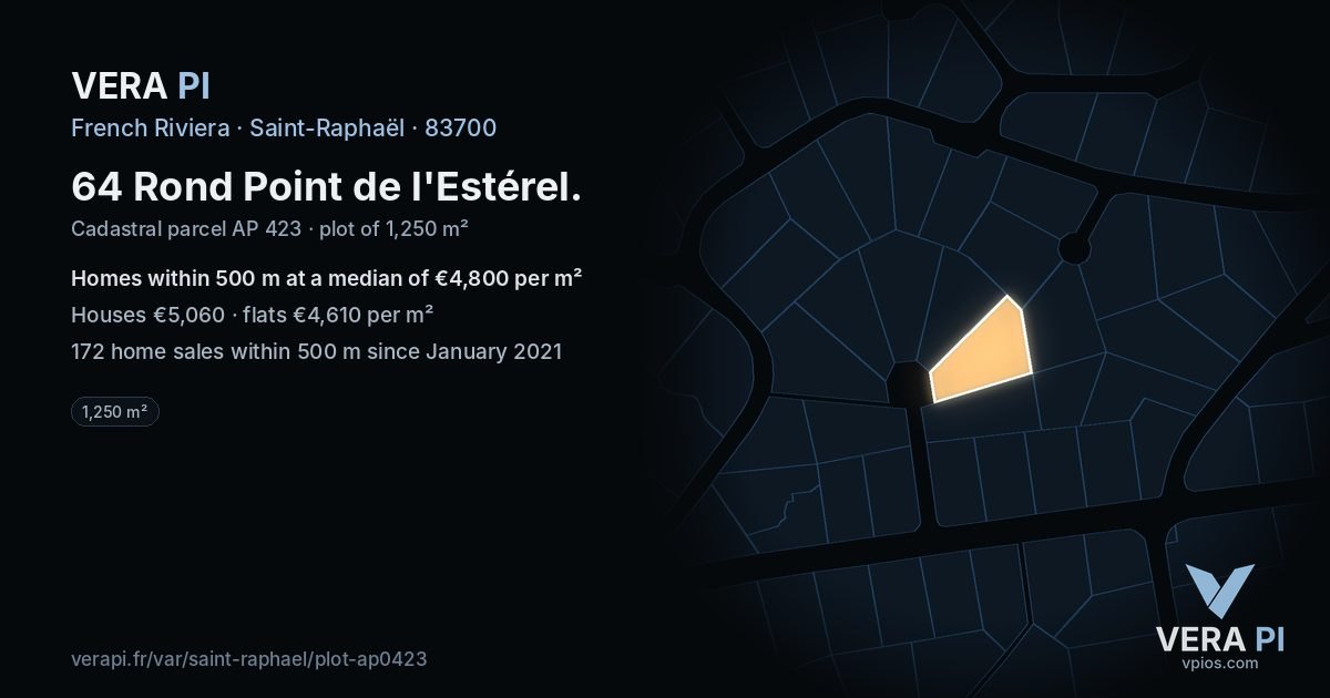 64 Rond Point de l'Estérel, Saint-Raphaël at night – the plot lit, the parcels around coloured by the prices near them