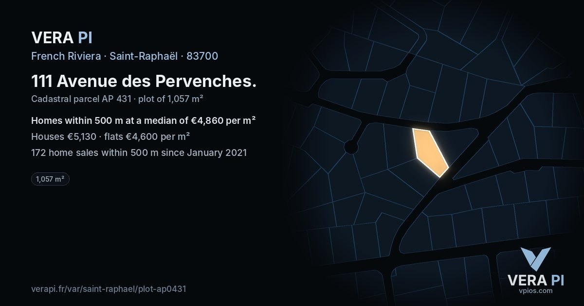 111 Avenue des Pervenches, Saint-Raphaël at night – the plot lit, the parcels around coloured by the prices near them