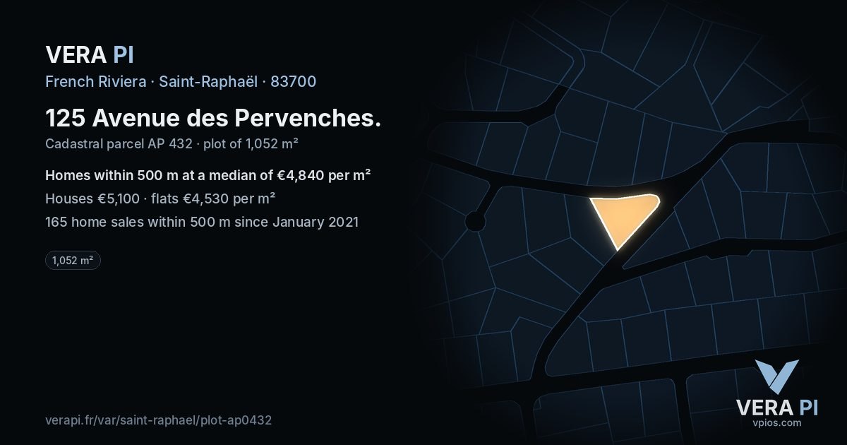 125 Avenue des Pervenches, Saint-Raphaël at night – the plot lit, the parcels around coloured by the prices near them