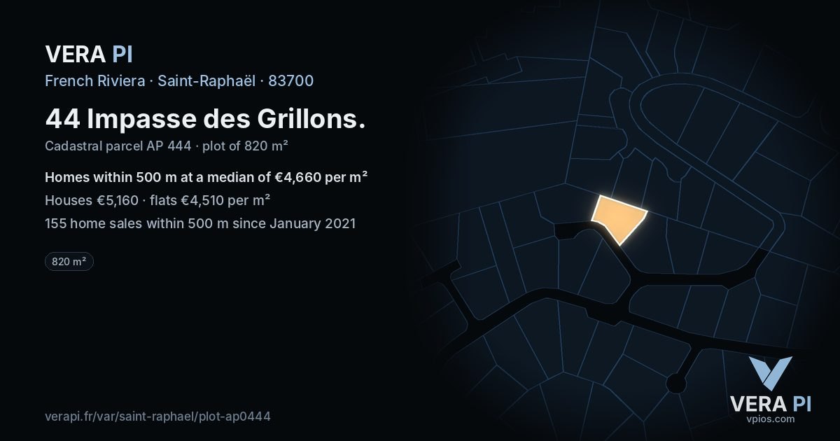 44 Impasse des Grillons, Saint-Raphaël at night – the plot lit, the parcels around coloured by the prices near them