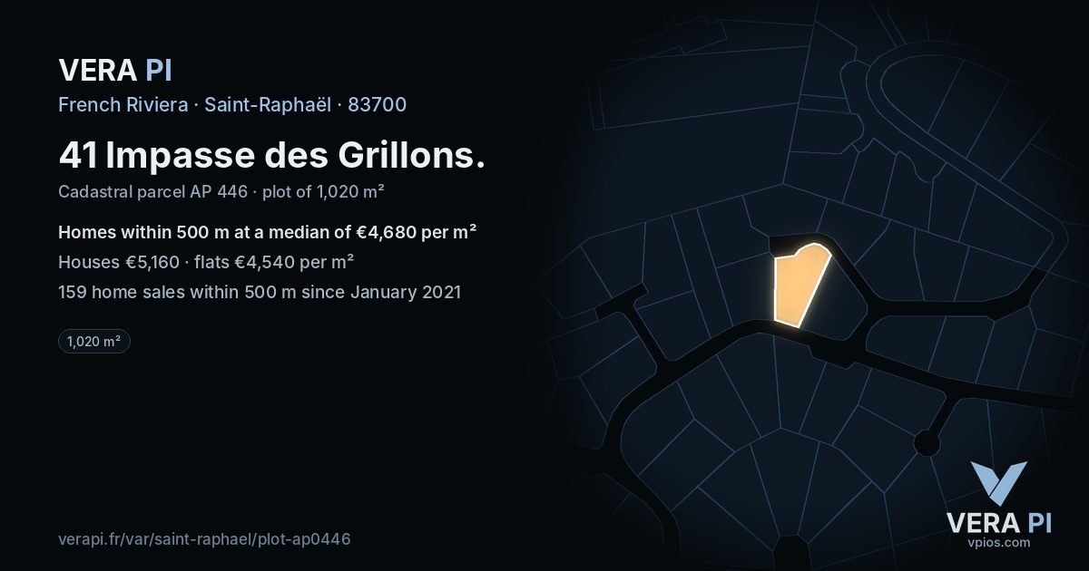 41 Impasse des Grillons, Saint-Raphaël at night – the plot lit, the parcels around coloured by the prices near them