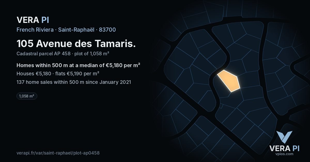 105 Avenue des Tamaris, Saint-Raphaël at night – the plot lit, the parcels around coloured by the prices near them