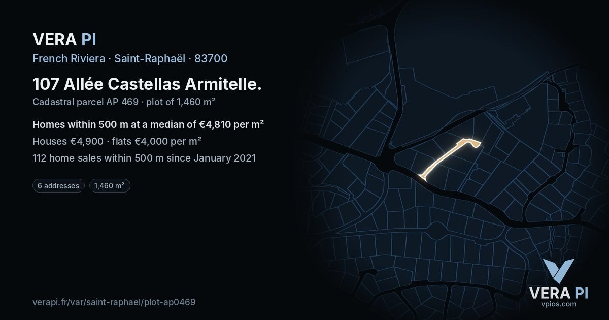 107 Allée Castellas Armitelle, Saint-Raphaël at night – the plot lit, the parcels around coloured by the prices near them
