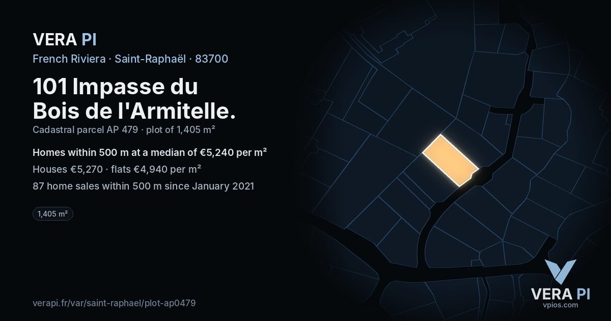 101 Impasse du Bois de l'Armitelle, Saint-Raphaël at night – the plot lit, the parcels around coloured by the prices near them