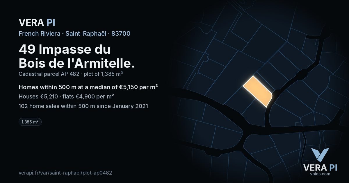 49 Impasse du Bois de l'Armitelle, Saint-Raphaël at night – the plot lit, the parcels around coloured by the prices near them