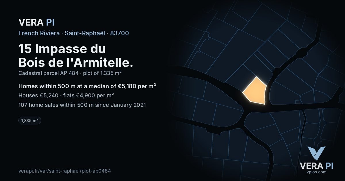 15 Impasse du Bois de l'Armitelle, Saint-Raphaël at night – the plot lit, the parcels around coloured by the prices near them