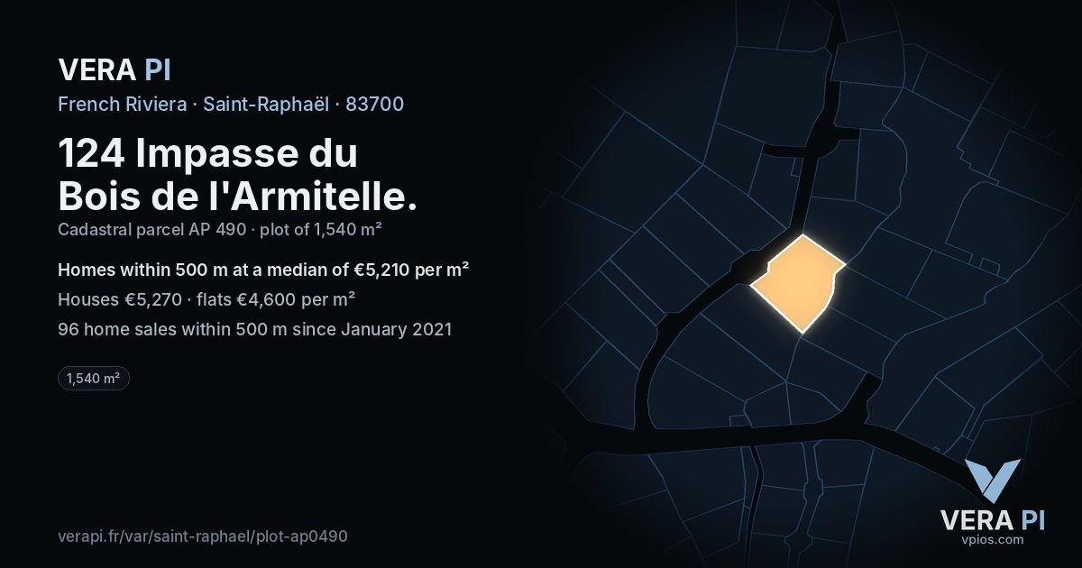 124 Impasse du Bois de l'Armitelle, Saint-Raphaël at night – the plot lit, the parcels around coloured by the prices near them