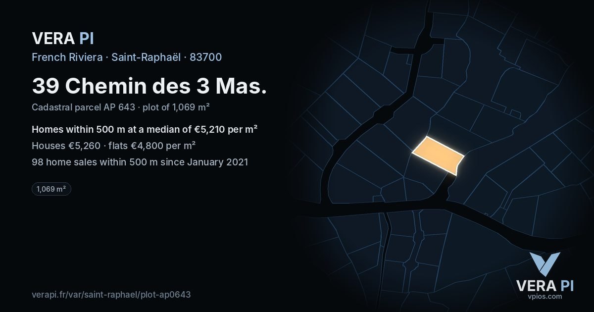 39 Chemin des 3 Mas, Saint-Raphaël at night – the plot lit, the parcels around coloured by the prices near them