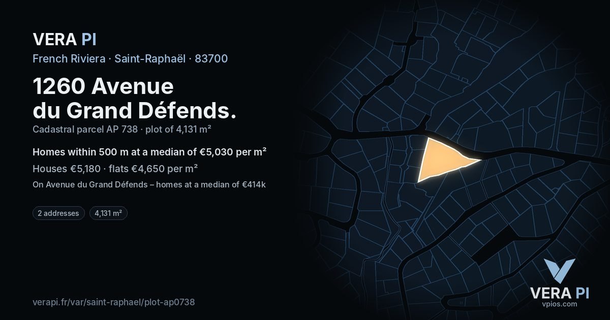 1260 Avenue du Grand Défends, Saint-Raphaël at night – the plot lit, the parcels around coloured by the prices near them