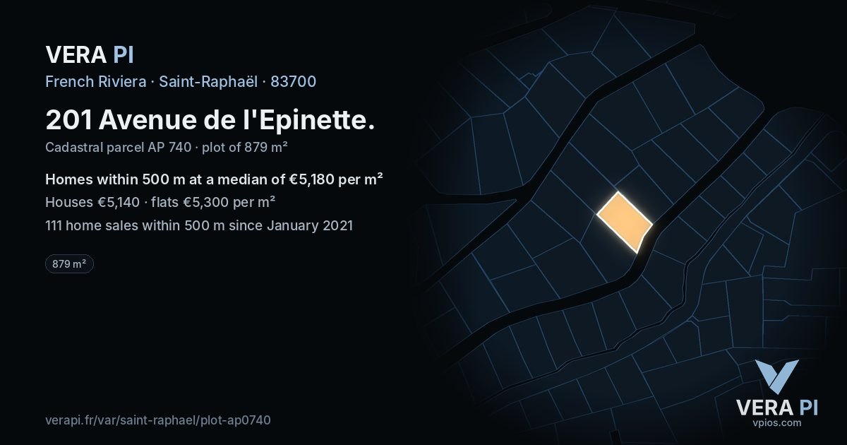201 Avenue de l'Epinette, Saint-Raphaël at night – the plot lit, the parcels around coloured by the prices near them