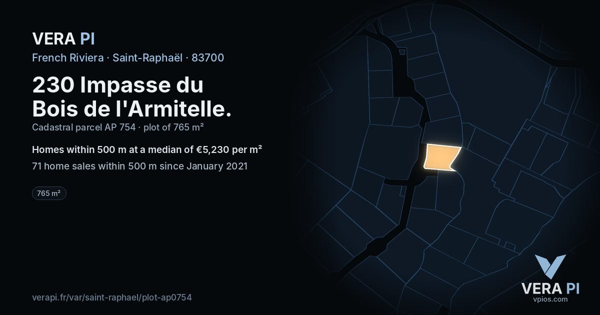 230 Impasse du Bois de l'Armitelle, Saint-Raphaël at night – the plot lit, the parcels around coloured by the prices near them