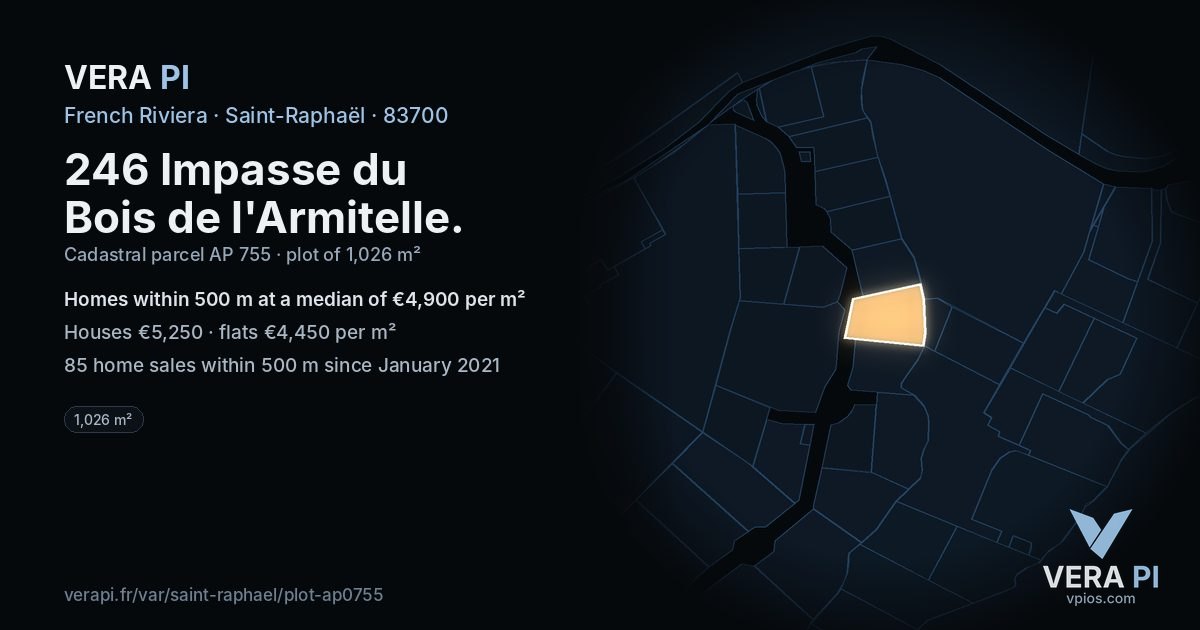 246 Impasse du Bois de l'Armitelle, Saint-Raphaël at night – the plot lit, the parcels around coloured by the prices near them
