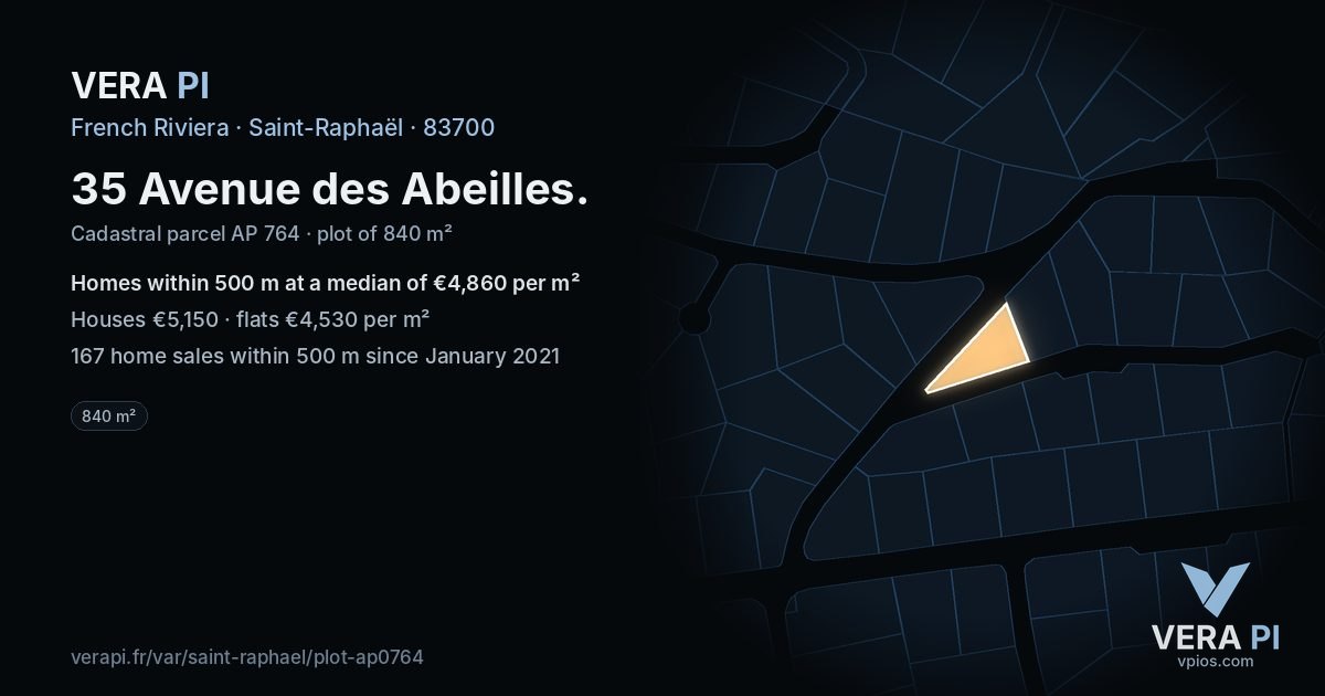 35 Avenue des Abeilles, Saint-Raphaël at night – the plot lit, the parcels around coloured by the prices near them