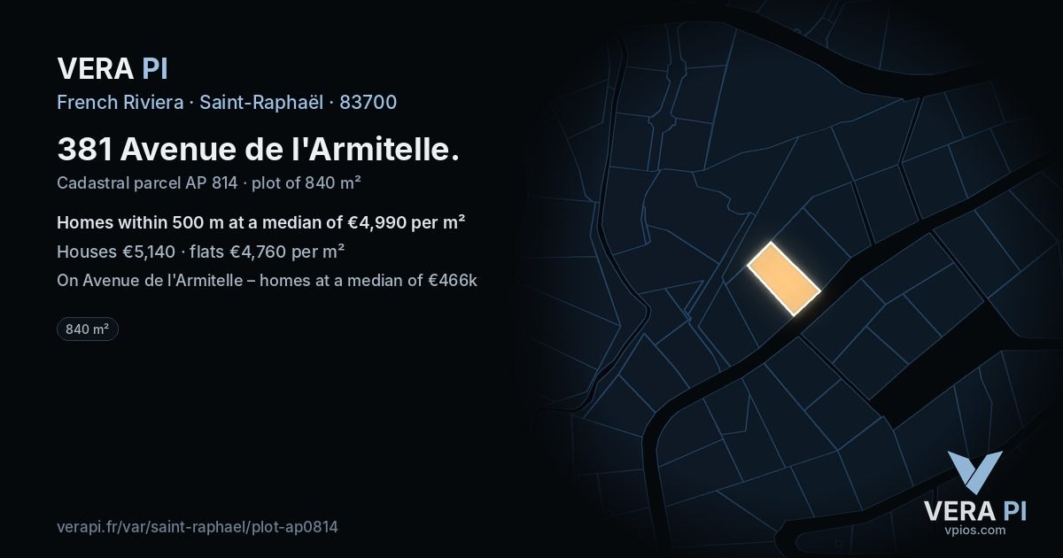 381 Avenue de l'Armitelle, Saint-Raphaël at night – the plot lit, the parcels around coloured by the prices near them