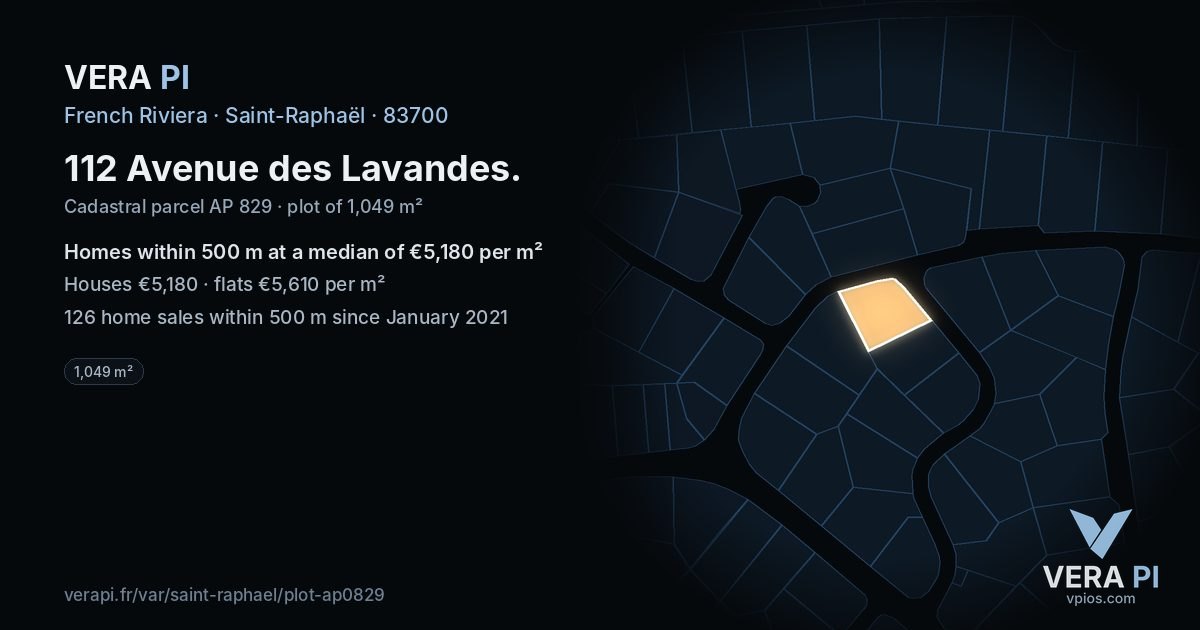 112 Avenue des Lavandes, Saint-Raphaël at night – the plot lit, the parcels around coloured by the prices near them