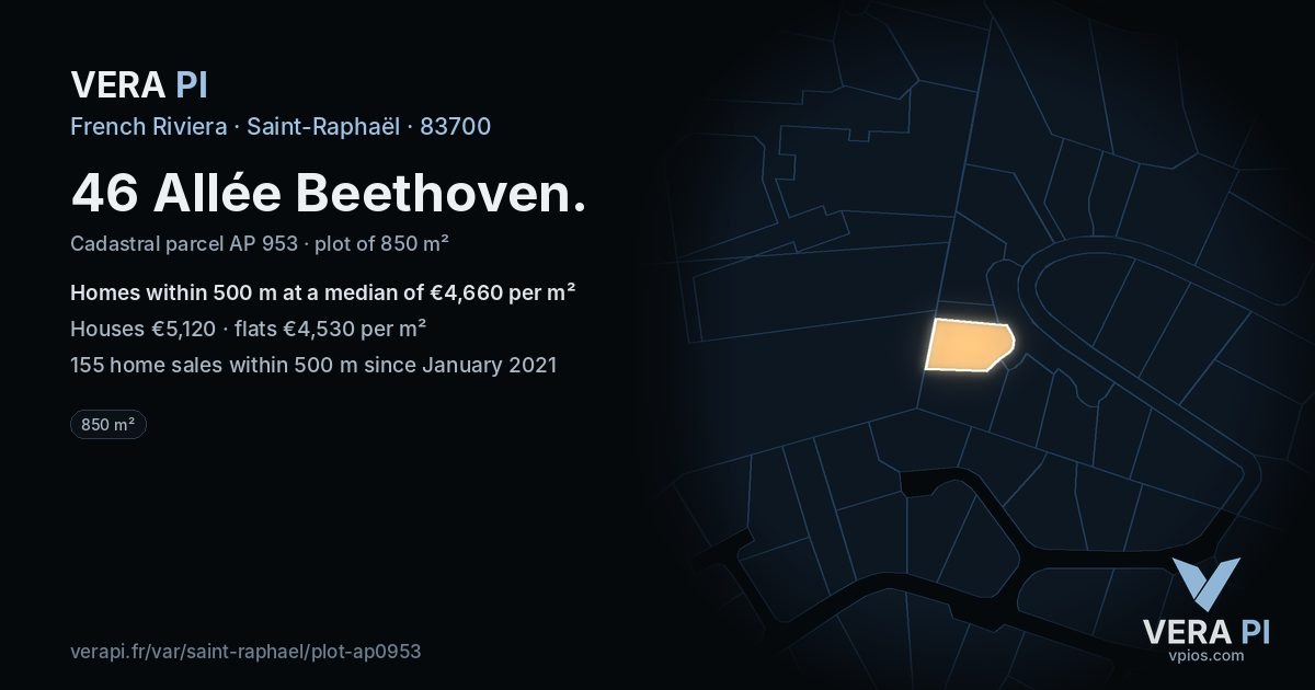 46 Allée Beethoven, Saint-Raphaël at night – the plot lit, the parcels around coloured by the prices near them