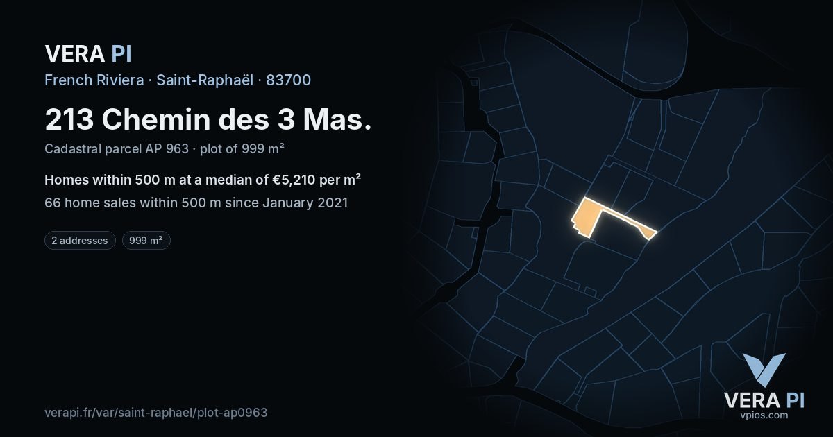 213 Chemin des 3 Mas, Saint-Raphaël at night – the plot lit, the parcels around coloured by the prices near them