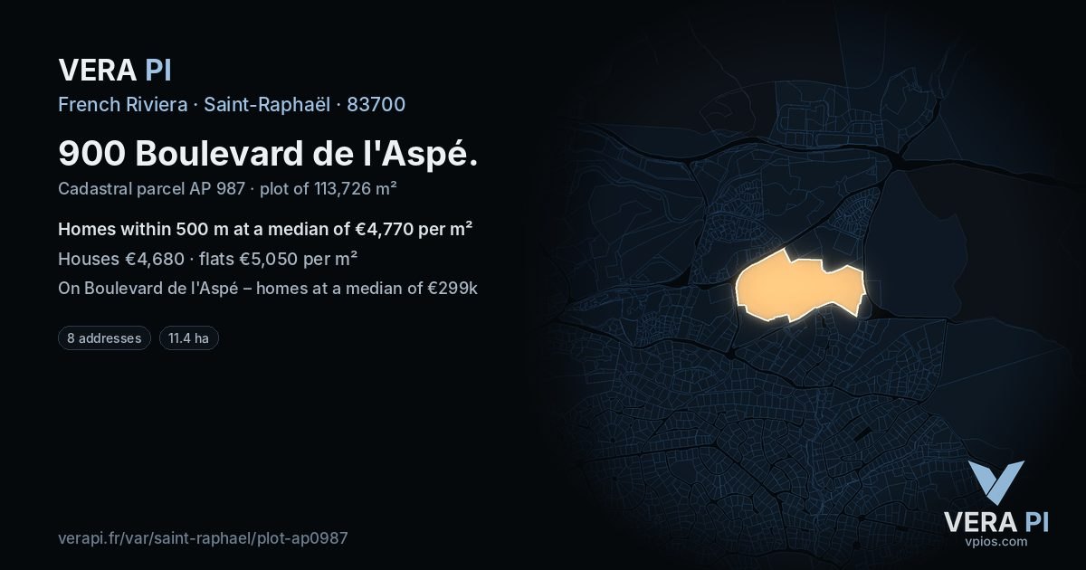900 Boulevard de l'Aspé, Saint-Raphaël at night – the plot lit, the parcels around coloured by the prices near them