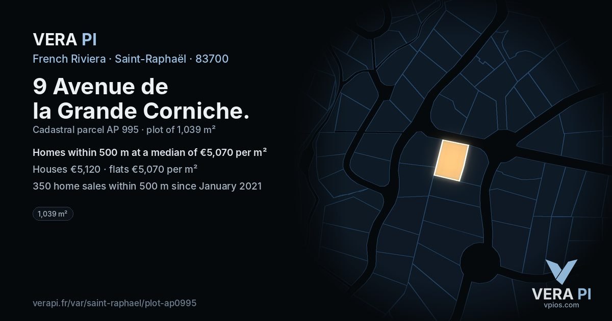 9 Avenue de la Grande Corniche, Saint-Raphaël at night – the plot lit, the parcels around coloured by the prices near them