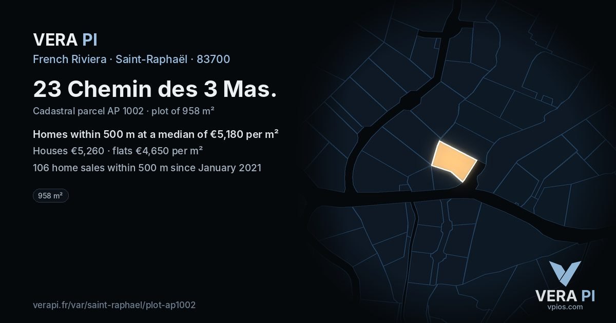 23 Chemin des 3 Mas, Saint-Raphaël at night – the plot lit, the parcels around coloured by the prices near them
