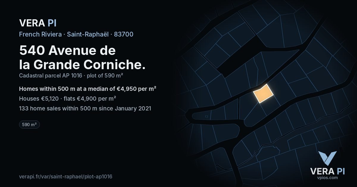 540 Avenue de la Grande Corniche, Saint-Raphaël at night – the plot lit, the parcels around coloured by the prices near them