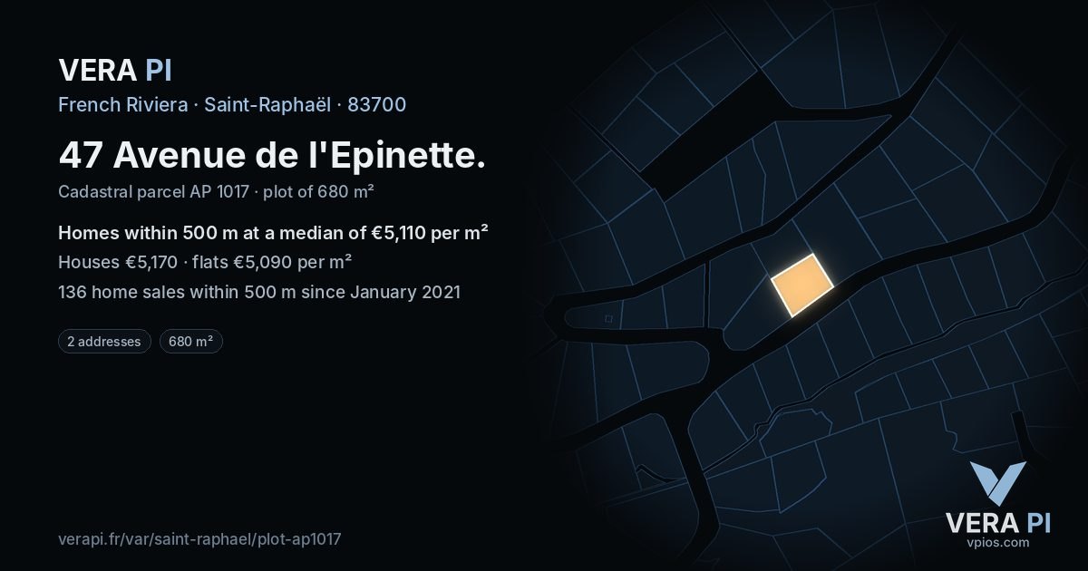 47 Avenue de l'Epinette, Saint-Raphaël at night – the plot lit, the parcels around coloured by the prices near them