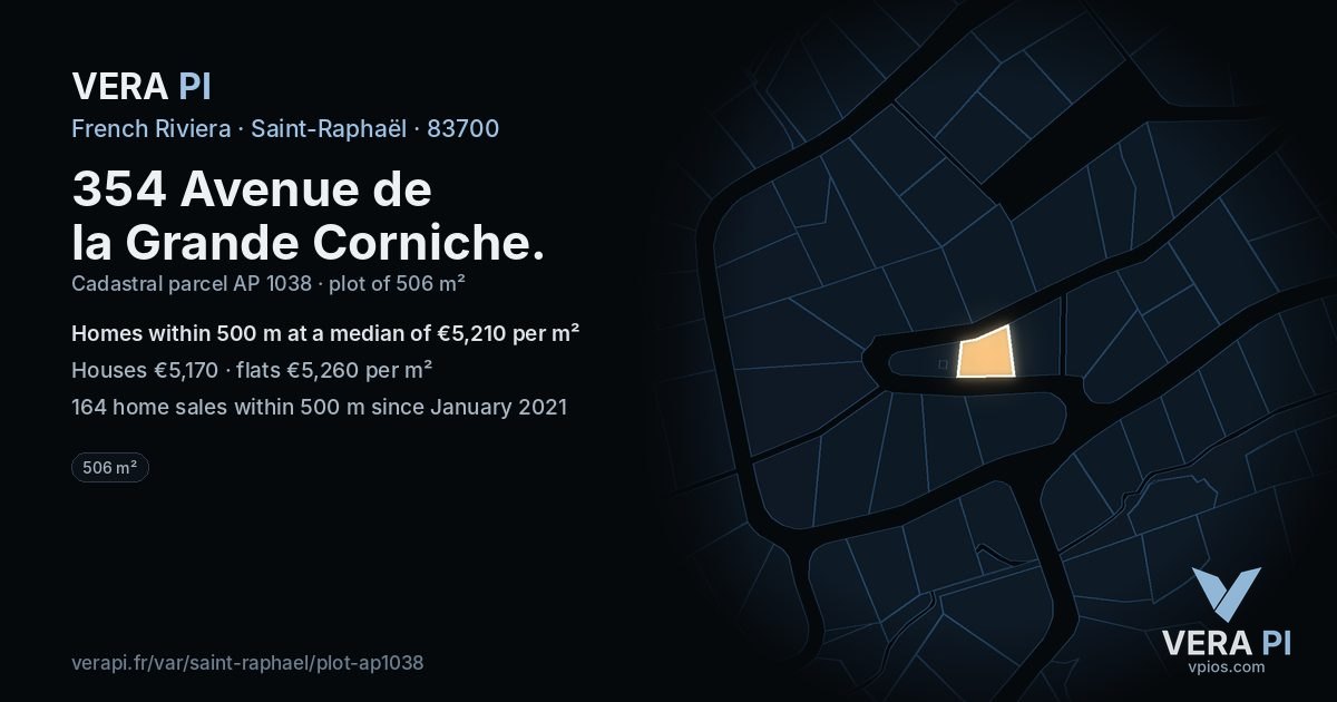 354 Avenue de la Grande Corniche, Saint-Raphaël at night – the plot lit, the parcels around coloured by the prices near them